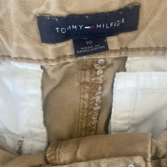 Tommy Hilfiger Boys khaki shorts - Picture 3 of 6